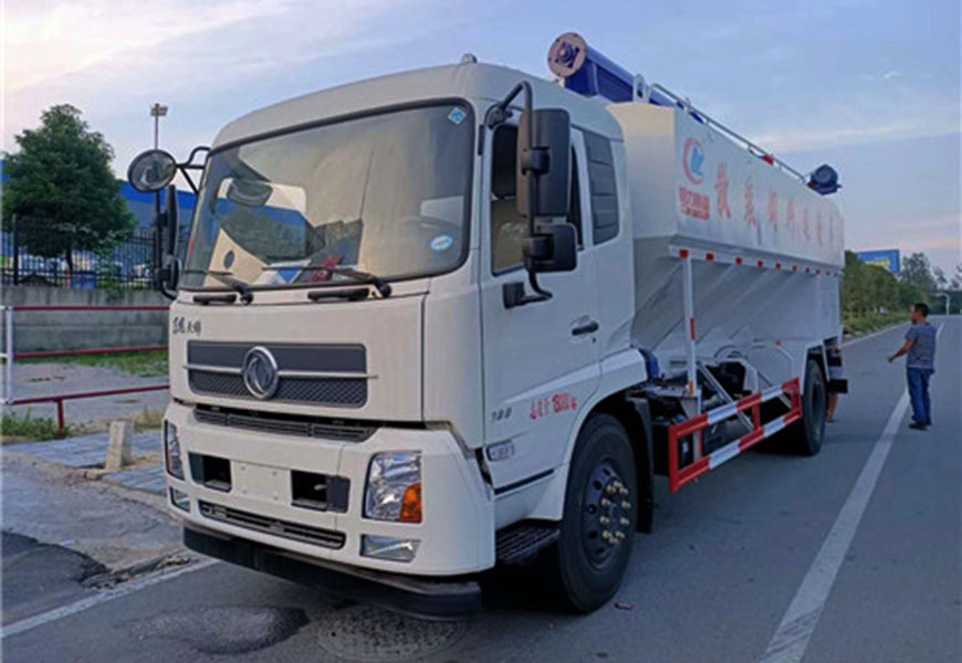 國(guó)六東風(fēng)天錦22方飼料車(chē)