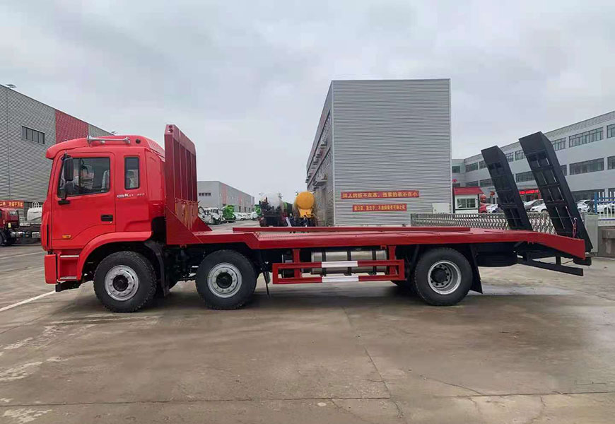 江淮國(guó)六小三軸平板車(chē)