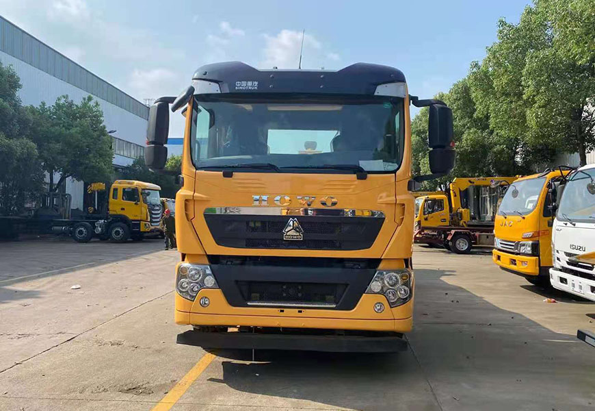 重汽豪沃后雙橋拖吊連體清障車(chē)